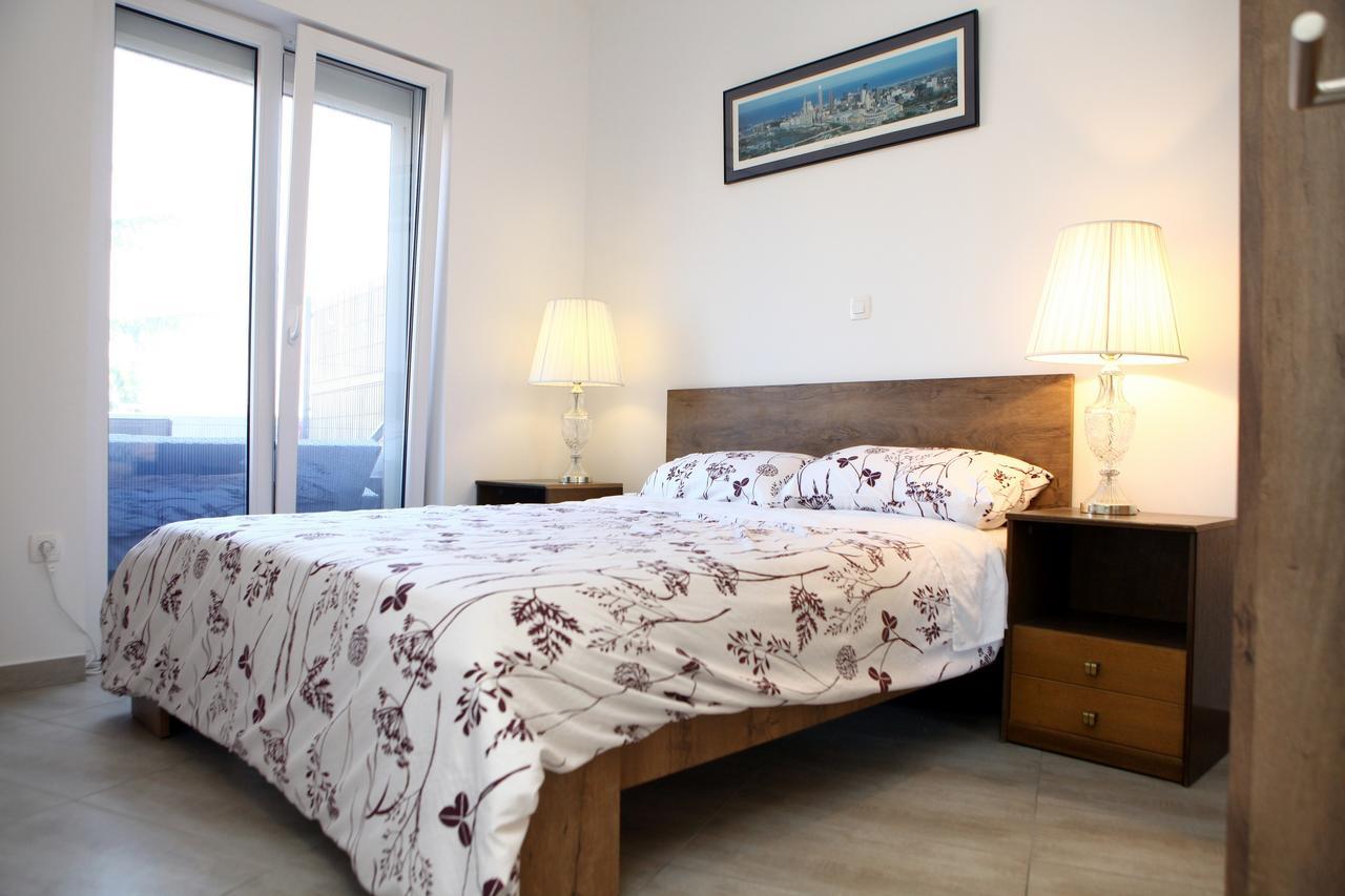 Charming San Simon Beach Apartment Jn Изола Экстерьер фото